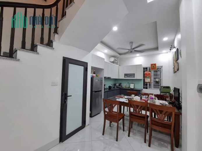 Bán nhà 41m2 phố An Dương, Tây Hồ Dân xây 3 phòng 10m Ô tô tránh 3.4 Tỷ