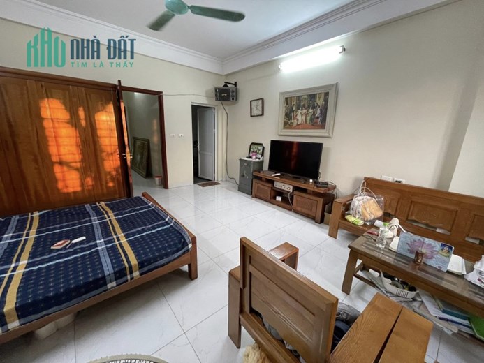 Bán ngôi nhà 42m2 phố An Dương, Tây Hồ Chủ tự xây 3 phòng ngủ Ô tô đua 10m 3.1 Tỷ