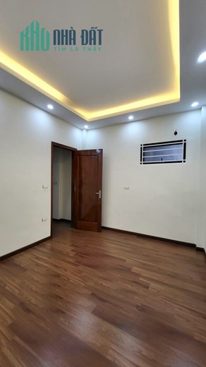 Bán căn nhà 41m2 phố An Dương, Tây Hồ Dân xây 3 phòng Ô tô phi 10m 3.3 Tỷ