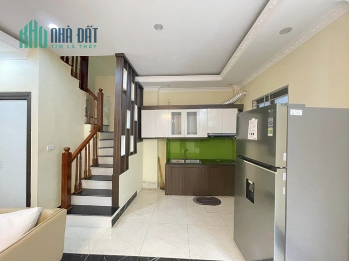 Bán căn nhà 43m2 phố Nghi Tàm, Tây Hồ Chủ tự xây 3 phòng ngủ 2 Ô tô tránh 10m 3.4 Tỷ
