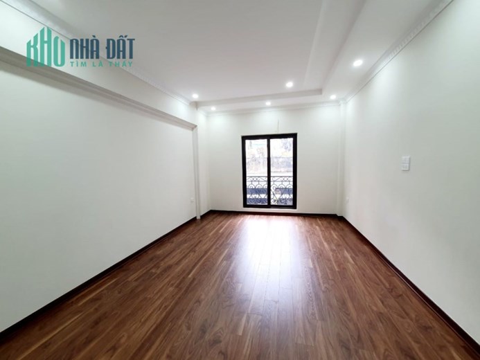 Bán nhà 41m2 phố Nghi Tàm, Tây Hồ Chủ tự xây 3 phòng ngủ Ô tô tránh 10m 3.3 Tỷ