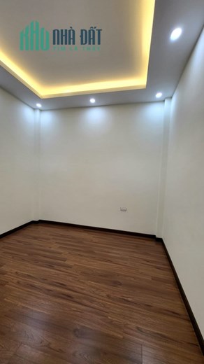 Bán ngôi nhà 41m2 phố Nghi Tàm, Tây Hồ Chủ tự xây 3 phòng Ô tô đua 10m 3.2 Tỷ