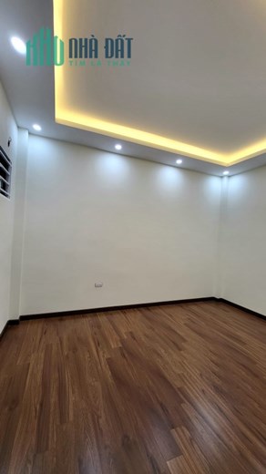 Bán ngôi nhà 42m2 phố Nghi Tàm, Tây Hồ Chủ tự xây 3 ngủ 2 Ô tô phi 10m 3.2 Tỷ
