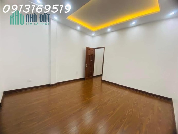 BÁN NHÀ NGUYỄN TRÃI, 66m2x 3T, MT4m, Ô TÔ ĐỖ CỬA, LÔ GÓC, KINH DOANH, CHỈ NHỈNH 4 TỶ