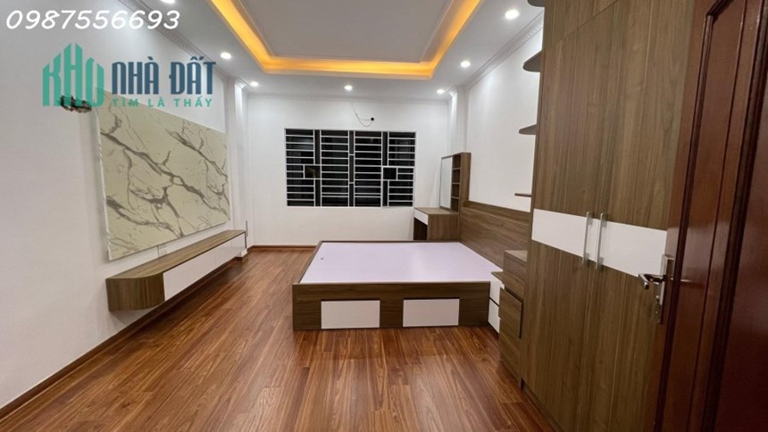 BÁN NHÀ THỊNH QUANG, 45m2x 3T, MT7.2m, Ô TÔ ĐỖ CỔNG, LÔ GÓC, KINH DOANH, CHỈ NHỈNH 4 TỶ