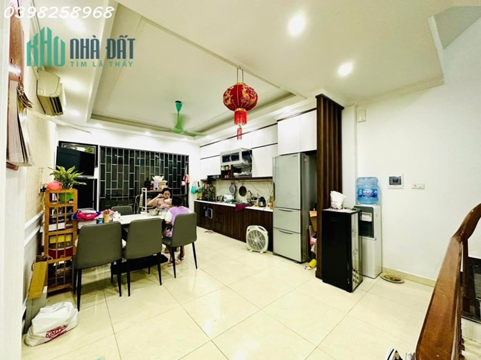 BÁN NHÀ THỊNH QUANG, 39m2x 4T, MT3.5m, Ô TÔ ĐỖ CỔNG, LÔ GÓC, KINH DOANH, CHỈ NHỈNH 3 TỶ