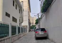 HIẾM ĐÊ LA THÀNH – NHÀ ĐẸP DÂN XÂY, Ô TÔ ĐỖ CỬA - 2 THOÁNG - TẶNG NỘI THẤT XỊN SÒ – 3T x 42M2, 5.5
