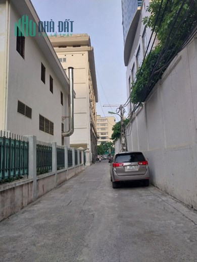 HIẾM ĐÊ LA THÀNH – NHÀ ĐẸP DÂN XÂY, Ô TÔ ĐỖ CỬA - 2 THOÁNG - TẶNG NỘI THẤT XỊN SÒ – 3T x 42M2, 5.5