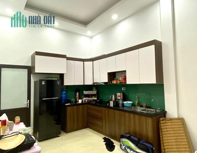 HIẾM ĐÊ LA THÀNH – NHÀ ĐẸP DÂN XÂY, Ô TÔ ĐỖ CỬA - 2 THOÁNG - TẶNG NỘI THẤT XỊN SÒ – 3T x 42M2, 5.5