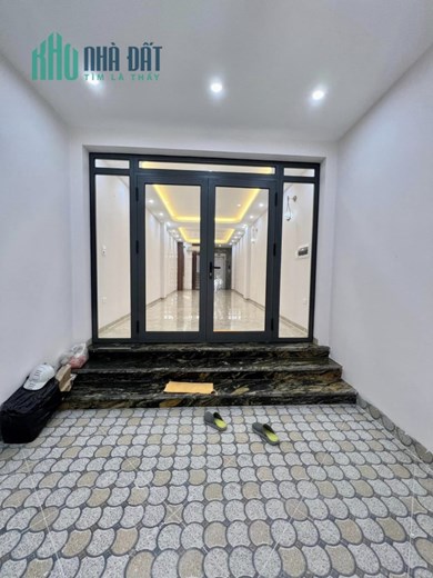 Nhà mới đẹp, thang máy, cạnh Lăng Bác, gần phố, gần bãi đỗ xe tại Ngọc Hà, Ba Đình