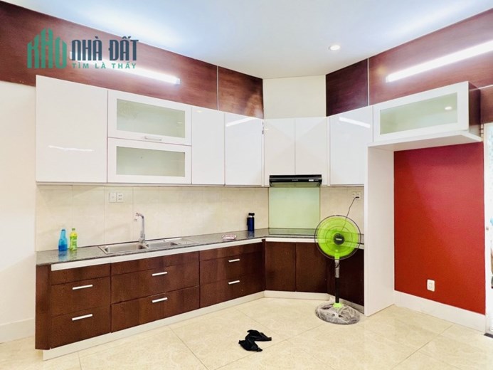 Bán nhà Huỳnh Thiện lộc quận Tân phú 4,1 x18m x 4T hẻm 8m chỉ 8.5 ty còn TL
