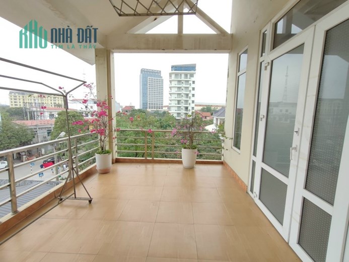Cho thuê biệt thự tại Núi Đinh -Khai Quang 200m2, cạnh siêu thị Copmart Vĩnh Yên.