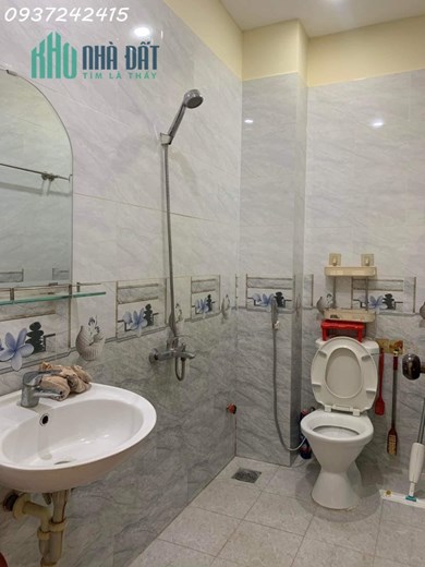 NHÀ  MỚI 4 TẦNG GẦN CHỢ CHIẾN LƯỢC - XE HƠI TỚI NHÀ - DTSD TRÊN 150M2 GẦN BV BÌNH TÂN, NHỈNH 4 TỶ.