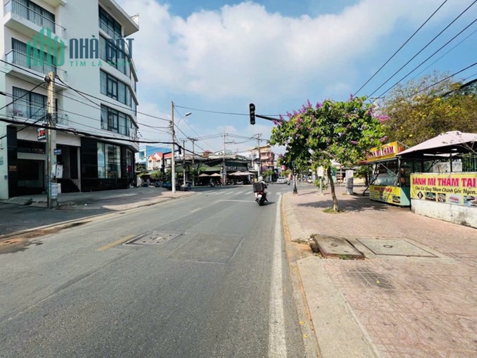 Bán gấp 210m2 đất MT đường 8,  phường Linh Trung, TP Thủ Đức, thích hợp xây CHDV.