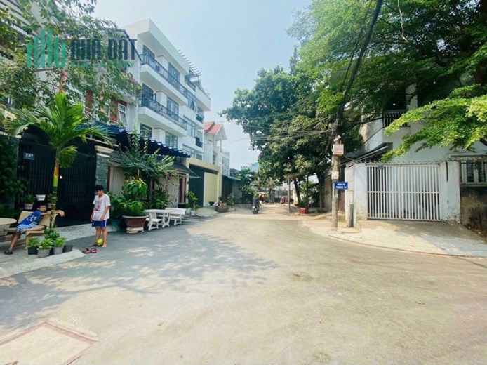 5.9 tỷ bán gấp nhà 1 trệt 1 lầu mặt tiền đường 10, Linh Trung, TP Thủ Đức thủ nhập 18 triệu/tháng