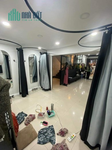 Quận 1, Sang nhượng lại shop thời trang, xưởng may hoặc sang hợp đồng, tại 97A Nguyễn Cư Trinh, Tel