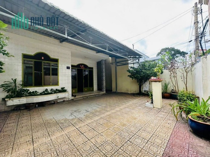 Bán gấp nhà 213m2 giá 8.5 tỷ đường 4, Linh Tây, TP Thủ Đức