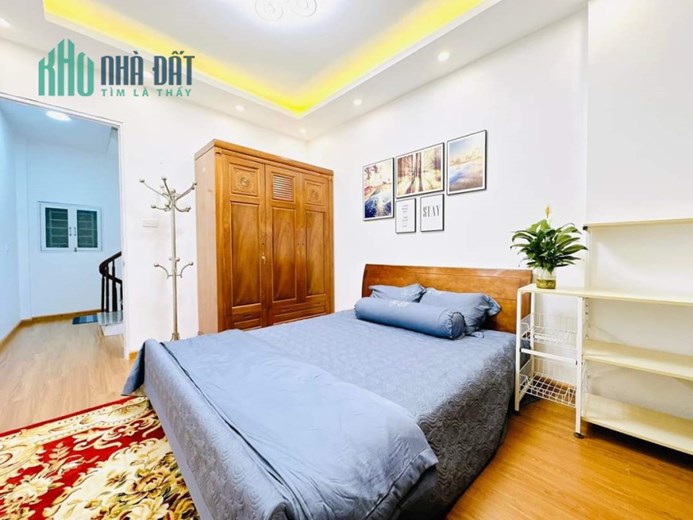 Bán nhà 4 tầng, 3 ngủ phố Tân Mai, Hoàng Mai ô tô đỗ gần, ngay trường, chợ