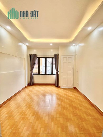 Bán nhà 4 tầng, 3 ngủ phố Tân Mai, Hoàng Mai ô tô đỗ gần, ngay trường, chợ