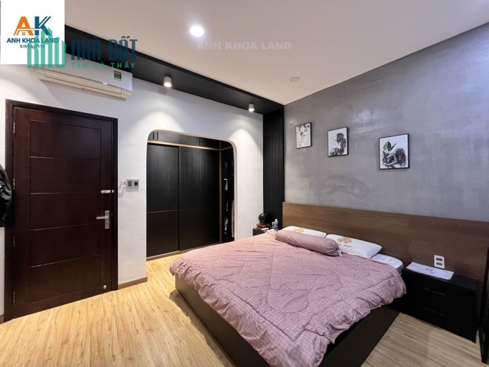 Bán gấp nhà 1 trệt 2 lầu đường 6m thông Võ Văn Ngân - Đường 10 Linh Chiểu