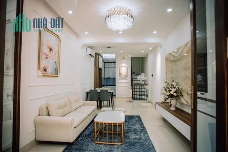 Chỉ 3 tỷ sở hữu ngay nhà 5 tầng Lê Duẩn, ngõ thông thoáng sạch sẽ 45m2