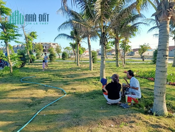Lô góc 2 Mặt tiền 160m2 đối diện Công Viên bãi Biển Xóm Rế, TP Tuy Hòa, Phú Yên, Đường 30m