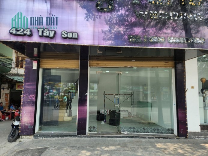Chính chủ cho thuê nhà mặt phố Lô góc 424 Tây Sơn, Ngã Tư Sở- Diện tích 40m x 3 Tầng. Mặt tiền
