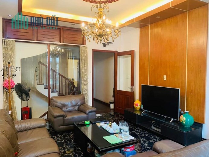 Phạm Văn Đồng 58m x 6T- Gara- gần phố- MT 4m- chỉ 6 tỷ