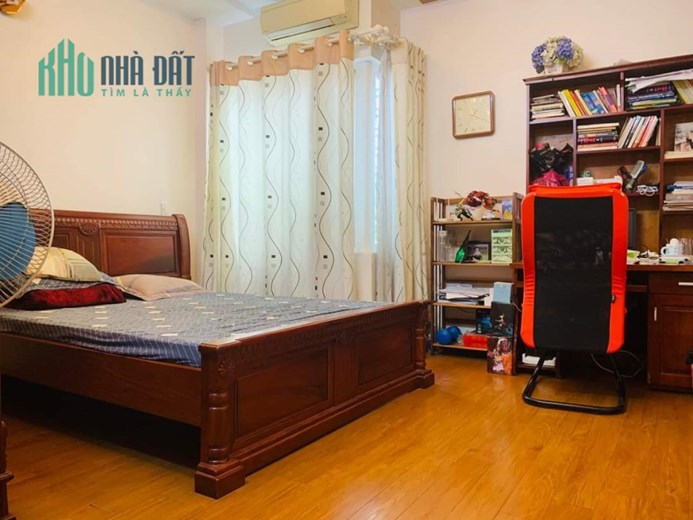 Phạm Văn Đồng 58m x 6T- Gara- gần phố- MT 4m- chỉ 6 tỷ