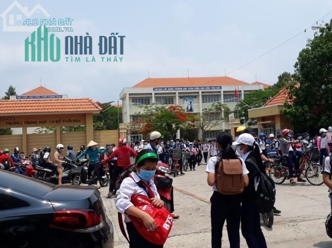 Hàng Hiếm. Ngân hàng phát mãi lô đất ở sát bên KCN, gần chợ. Giá 205triệu/nền