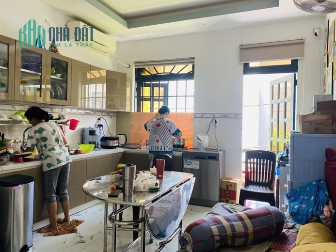 Bán Nhà HXH Hương Lộ 2, Bình Tân, 90m2, 4 lầu, 4 Phòng ngủ, Khu Phân Lô, Chỉ 5 tỷ 8 TL