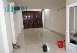Nhà đẹp cho thuê 𝙉𝑮𝙐𝒀𝙀̂𝑵 𝑪𝘼̆𝑵 đường Tam Trinh, mặt ngõ thông ô tô tránh. 42m, 5 ngủ,