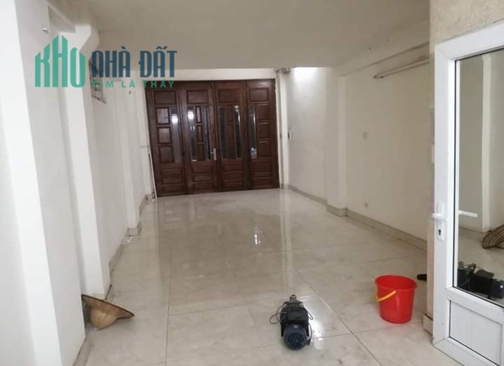 Nhà đẹp cho thuê 𝙉𝑮𝙐𝒀𝙀̂𝑵 𝑪𝘼̆𝑵 đường Tam Trinh, mặt ngõ thông ô tô tránh. 42m, 5 ngủ,