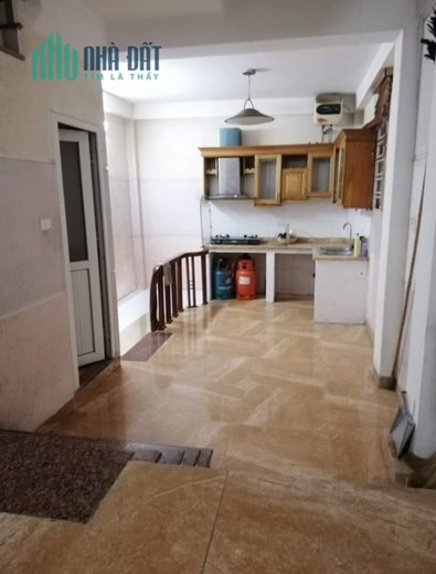 Nhà đẹp cho thuê 𝙉𝑮𝙐𝒀𝙀̂𝑵 𝑪𝘼̆𝑵 đường Tam Trinh, mặt ngõ thông ô tô tránh. 42m, 5 ngủ,