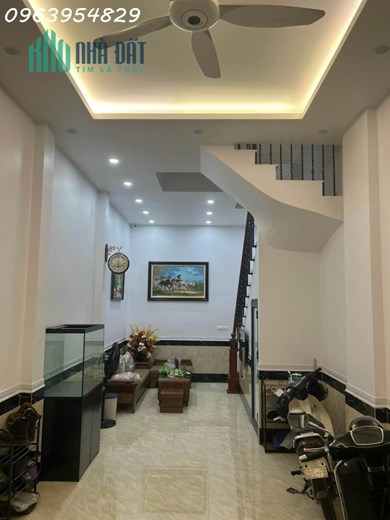 CHỦ ĐANG LÀM GIẤY TỜ ĐI NƯỚC NGOÀI ĐỊNH CƯ VỚI CON CÁI, GIẢM SỐC 200TR CĂN NHÀ DÂN XÂY PHỐ PHÁO ĐÀI