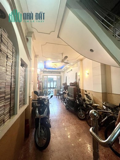 BÁN NHÀ Q10 5 TẦNG BTCT-HXT-ĐANG CHO THUÊ 22TR/THÁNG-GIÁ 18 TỶ TL