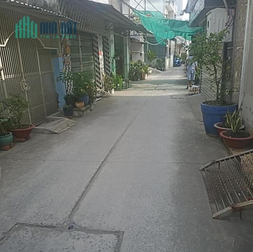 CHÍNH CHỦ Cần Bán Nhanh Căn Nhà Cấp 4 Cũ Tại Bình Chánh-TP HCM