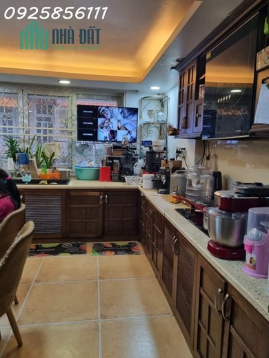 Bán nhà Trần Bình Trọng 71m2 đất  5m x14m  6 pn xe hoi vào nhà hơn 10 tỷ TL