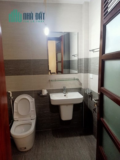 BÁN NHÀ 4 TẦNG- NỘI THẤT LUNG LINH-  ĐƯỜNG LÝ ANH TÔNG- RỘNG THÊNH THANG- VỈA HÈ SIÊU TO- DÒNG TIỀN