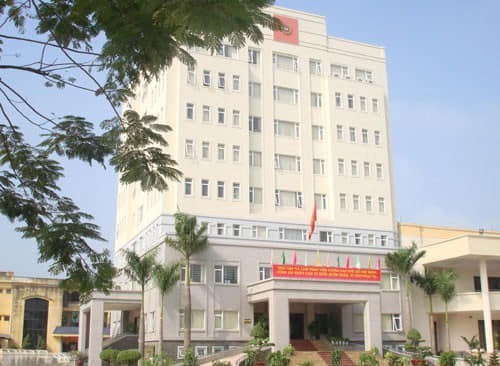 BÁN NHÀ MẶT PHỐ LÔ GÓC TRUNG TÂM CỔ NHUẾ 5 TẦNG 55M2, MT 6M, VIEW SÂN BÓNG NHỈNH 7 TỶ