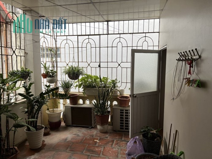 Duy nhất 1 căn Chùa Láng Đống Đa 35m 4 tầng mặt tiền 5m  ngõ nông gần ô tô gần phố chỉ 4.2 tỷ lh