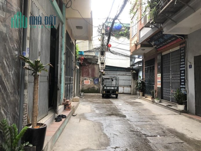 CHÍNH CHỦ CẦN BÁN Lô Đất Tặng Căn Nhà Tại  Thanh Trì, Hà Nội