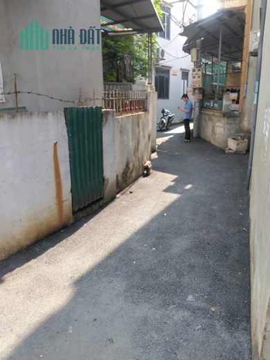 Chủ vỡ nợ cần tiền gấp bán rẻ cho anh e đầu tư hoặc ở cơ hội hiếm có 
32.6 m đất  giá 1.95 tỷ