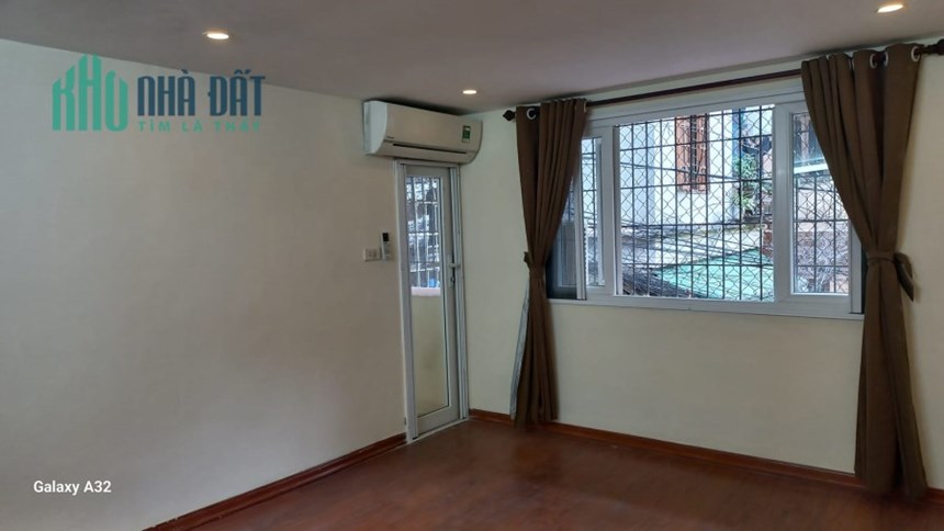 💥MỚI TINH💥Bán tập thể Nguyễn Ngọc Vũ, Cầu Giấy 64m 2PN, WC riêng, Ô tô gần, hơn 1.8 tỷ