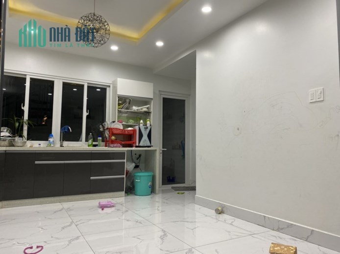 Bán nhà 125m2 (5x25) tại TP Thủ Dầu Một, SHR, chỉ 5 tỷ. Lh:0946674674.