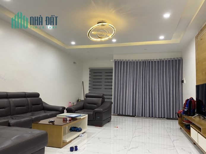 Bán nhà 125m2 (5x25) tại TP Thủ Dầu Một, SHR, chỉ 5 tỷ. Lh:0946674674.
