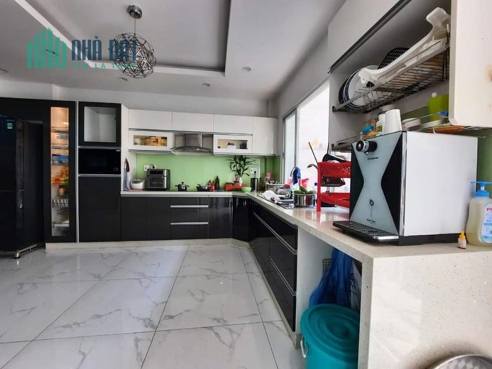Bán nhà 125m2 (5x25) tại TP Thủ Dầu Một, SHR, chỉ 5 tỷ. Lh:0946674674.