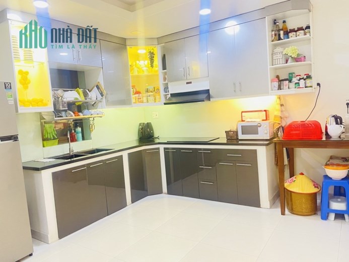 Đường 385 Lê Văn Việt - Nhà đẹp 56m2, 2 tầng HXH 5m, tiện ích. Chỉ 3.8 tỷ