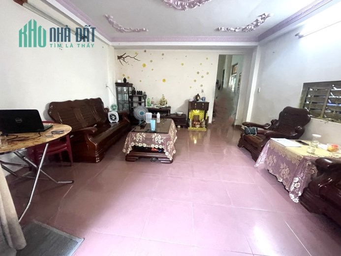 GIÁ SẬP NẶNG, NHÀ 3 TẦNG HOÀNG DIỆU, 110M2 GIÁ CHƯA ĐẾN 30 TRIỆU/M2