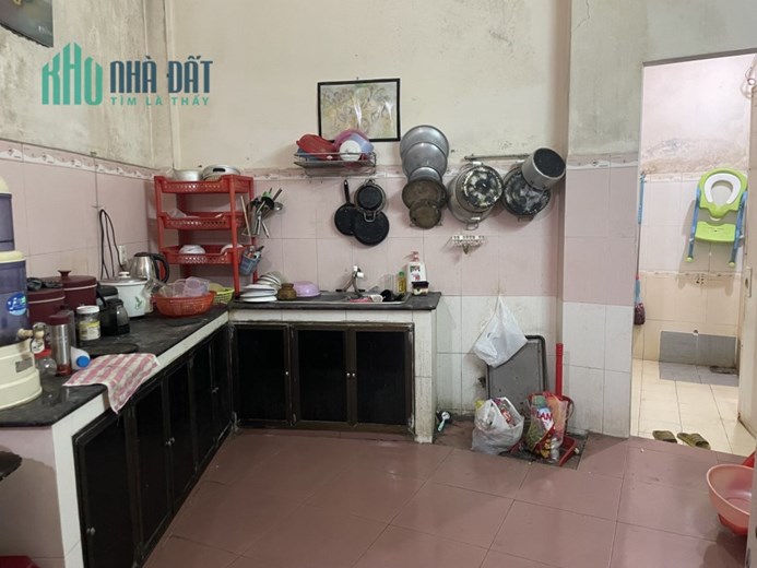 GIÁ SẬP NẶNG, NHÀ 3 TẦNG HOÀNG DIỆU, 110M2 GIÁ CHƯA ĐẾN 30 TRIỆU/M2